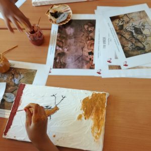 Atelier scolaire d'archéologie : art pariétal